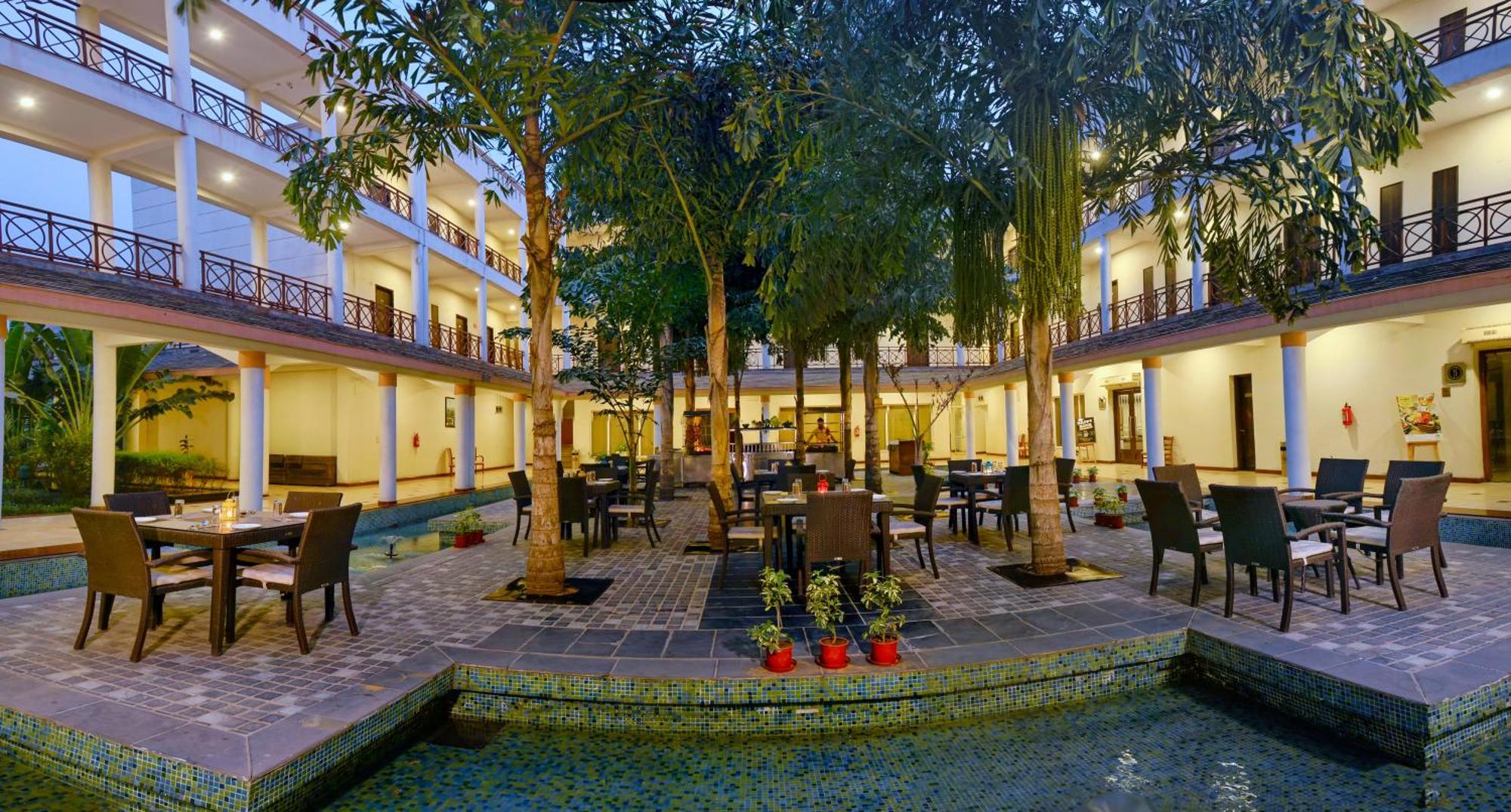 Treehouse Hotel Club & Spa Dhāruhera Екстериор снимка