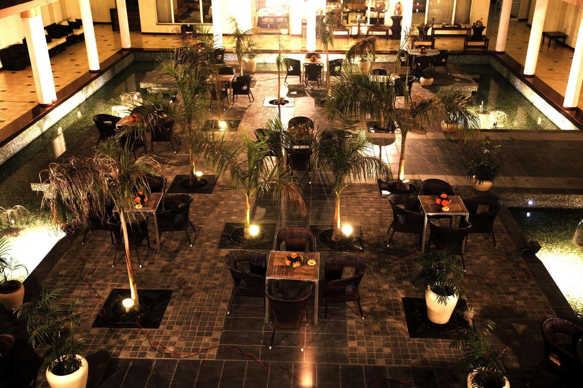 Treehouse Hotel Club & Spa Dhāruhera Екстериор снимка